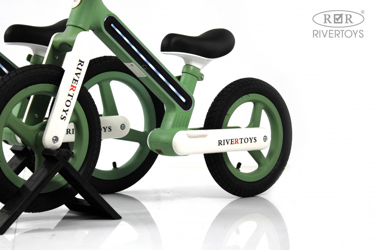 Детский беговел RiverToys HB-002 зеленый jl8i3j97wp1x44sldvqx2ft4e0g607dm