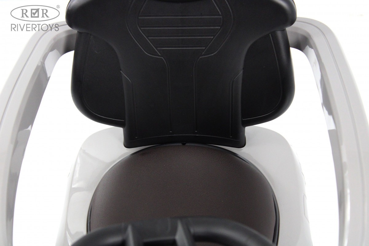 Детский толокар RiverToys Toyota Land Cruiser 300 Z002ZZ-C серый ls47nxxzgzqv0yc6335fjoooekcfz5x6