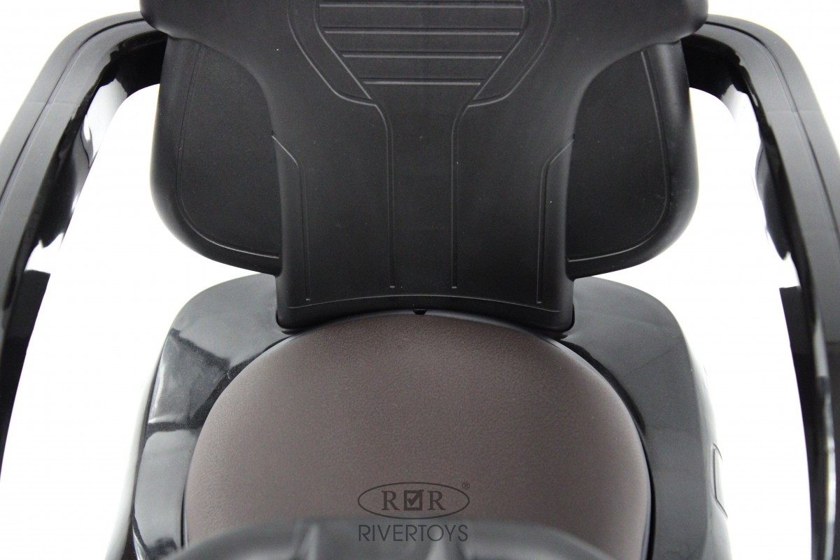 Детский толокар RiverToys Toyota Land Cruiser 300 Z002ZZ-B черный 2nu6mxumsebzah6k64qeqa3i2twi7yse