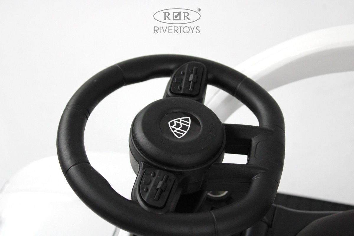 Детский толокар RiverToys Mercedes-Benz G63 Z003ZZ-B белый q7t5oes1svz4t2z5pyg9lyoajxlniemr