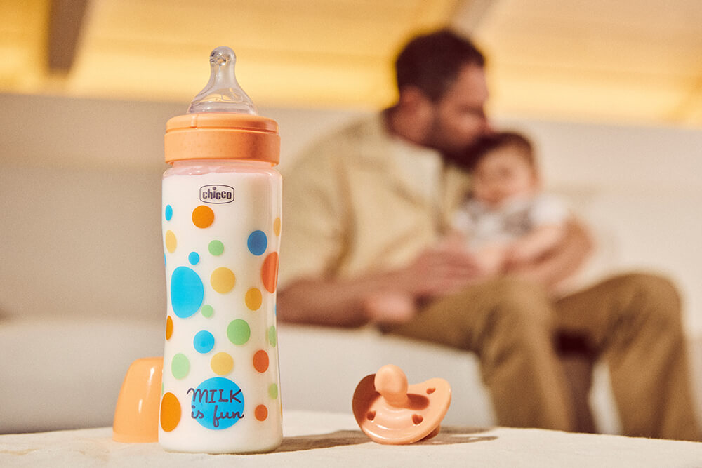 Chicco: средства ухода, аксессуары для кормления и игрушки