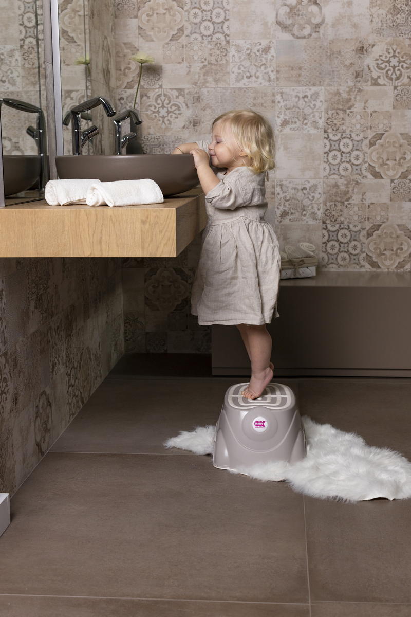 Стульчик - подставка OK Baby Herbie Stool grey xpfduga8tnf9bz1d8om95tdhvg9648g6