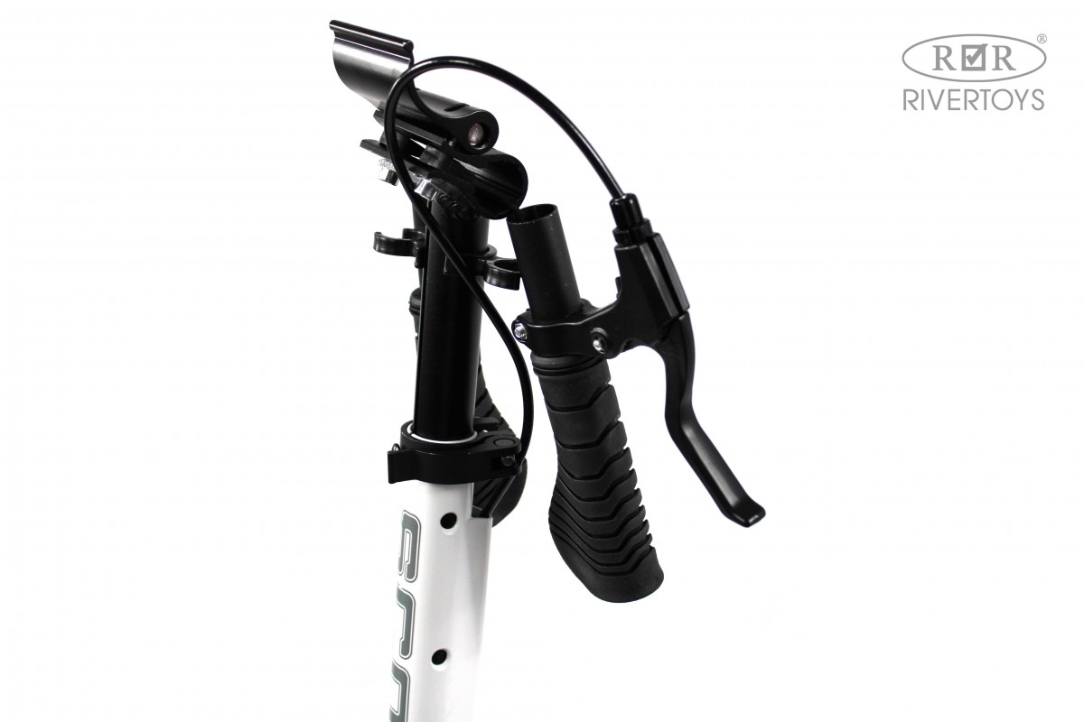 Детский самокат RiverToys HB-A7 белый chq2cjbf5x3gop7bqu9n1ud52vwj56gh