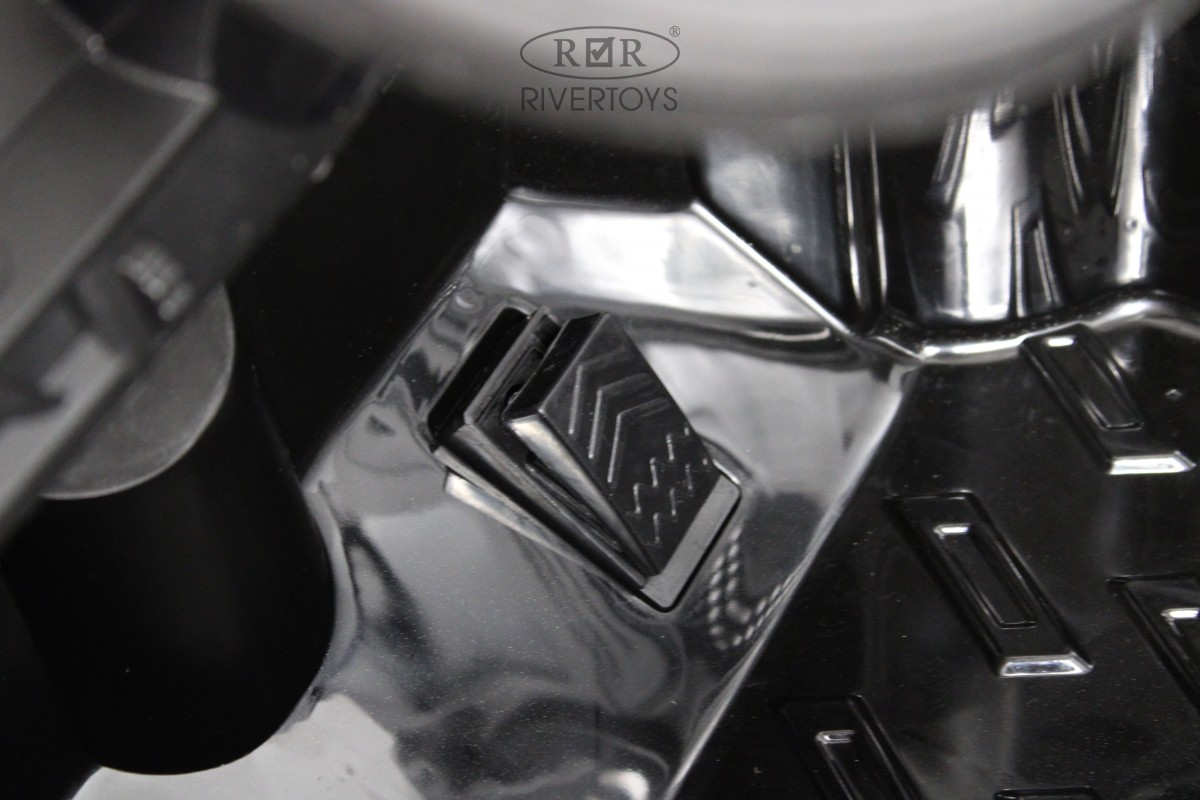 Детский электромобиль RiverToys G555GG черный 7l2giccuvprtodwovf2akrfnmjp9snm7