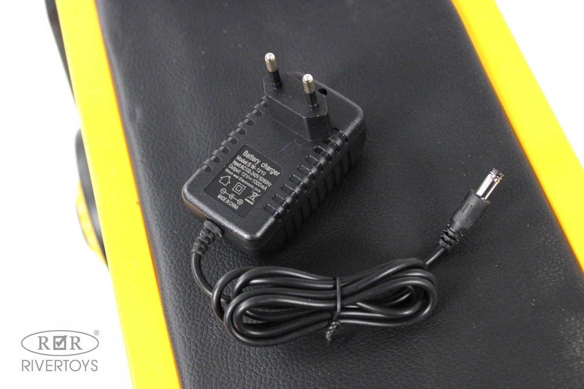 Детский электромобиль RiverToys K008AM красный u03u12eqap1ufcfhna32x5zuvbtbot15
