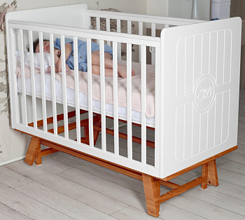 Детская кроватка Sweet Baby Nuovo с маятником (Белая/Натуральная)