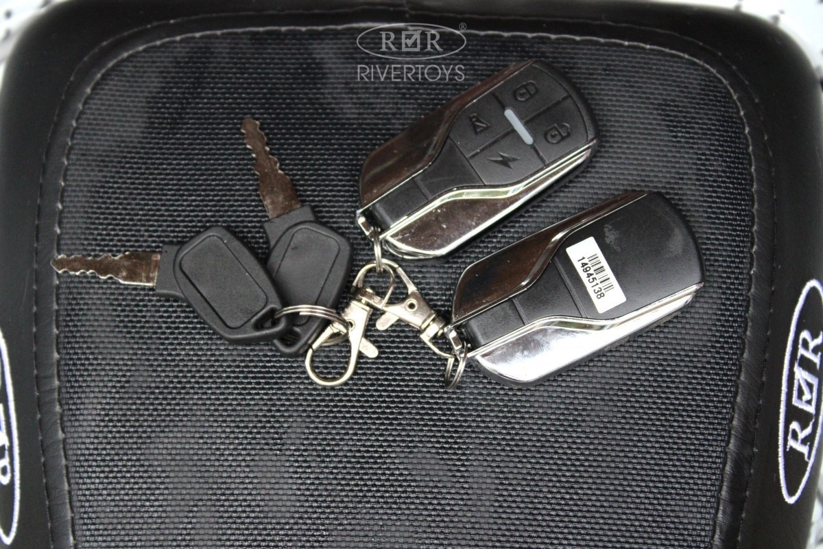 Детский электроквадроцикл RiverToys MIKA белый Spider j7myrkcpc4fv9bq03w14td31zgr7u1mc