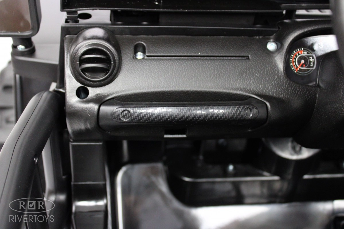 Детский электромобиль RiverToys T222TT 4WD черный ihqc3m1pnmcg48axnr4mmtyuhrb5ie6c