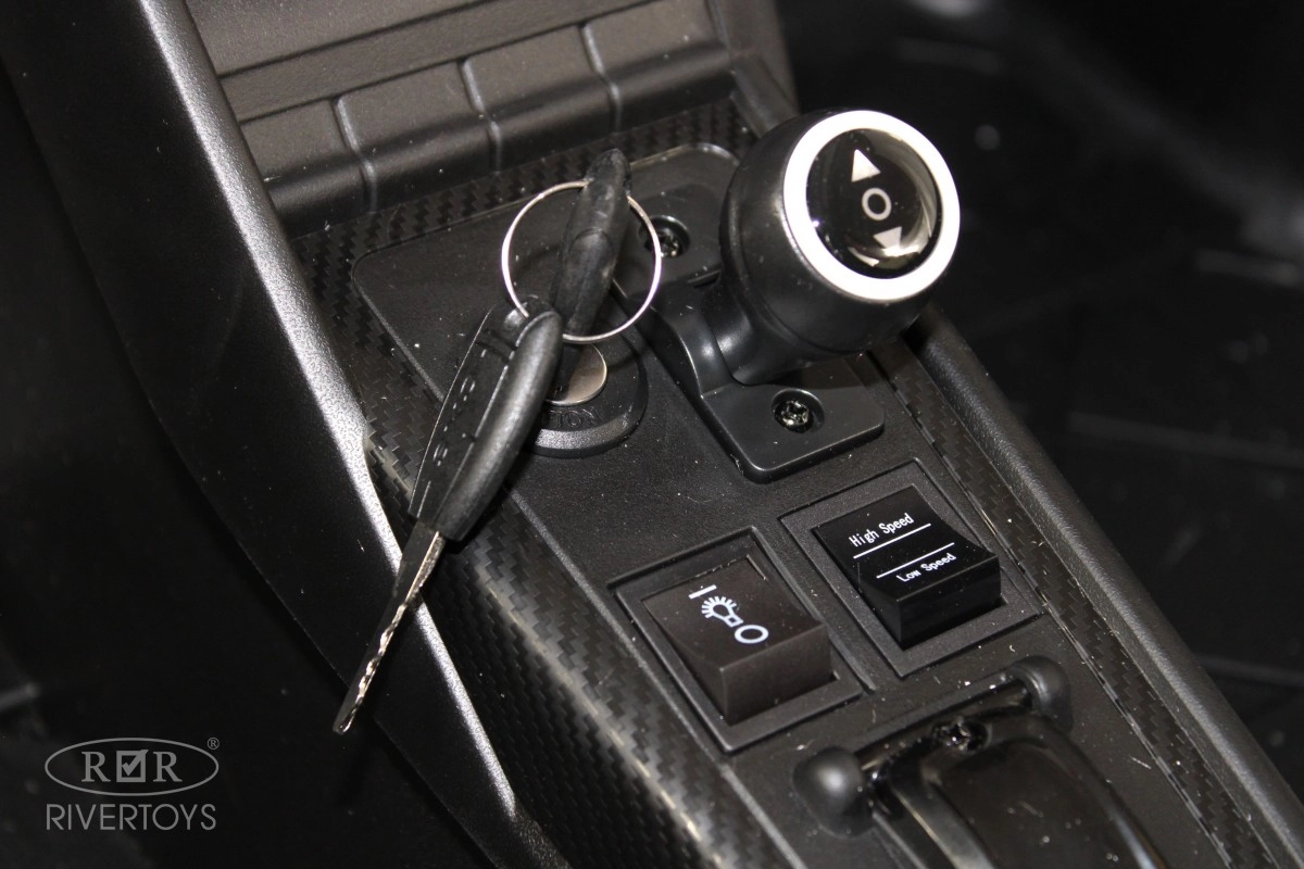 Детский электромобиль RiverToys AUDI R8 M333MM серый yyqyqz2lin91o0hwstqgy15k29iet6vw