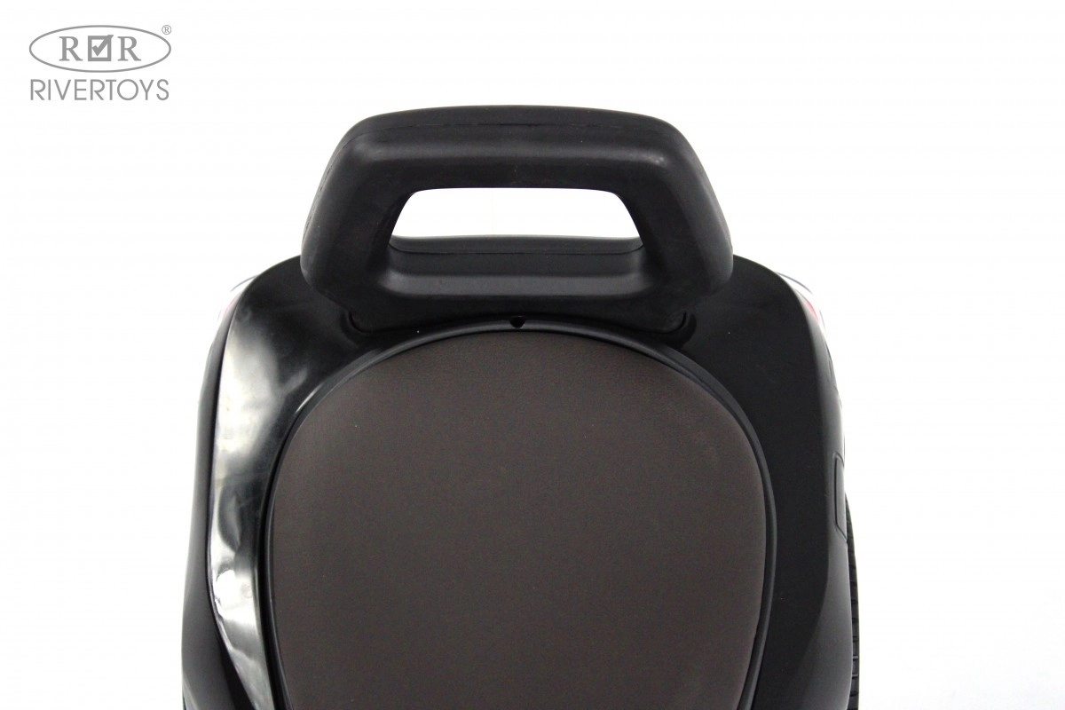 Детский толокар RiverToys Toyota Land Cruiser 300 Z002ZZ-D черный bvaf8oe3u20wd48keuiwrwk1zbg7d22p