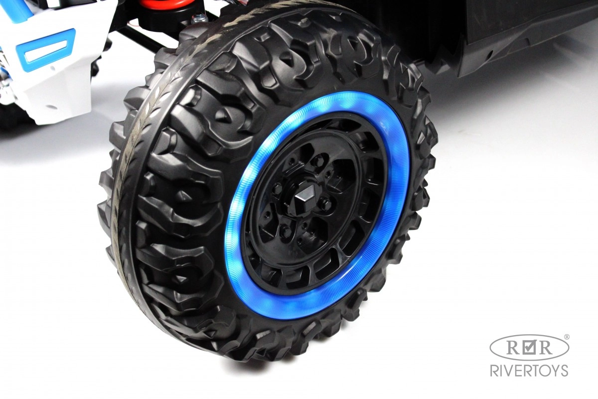 Детский электромобиль RiverToys E001EE бело-синий 8yjef8uhrllw2d88qxymsu73lz6gd0ak