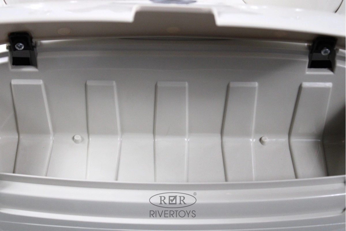 Детский электромобиль RiverToys C555MC белый wtyfmz8yo3nfuf151hqa7ljehgd5t8t2