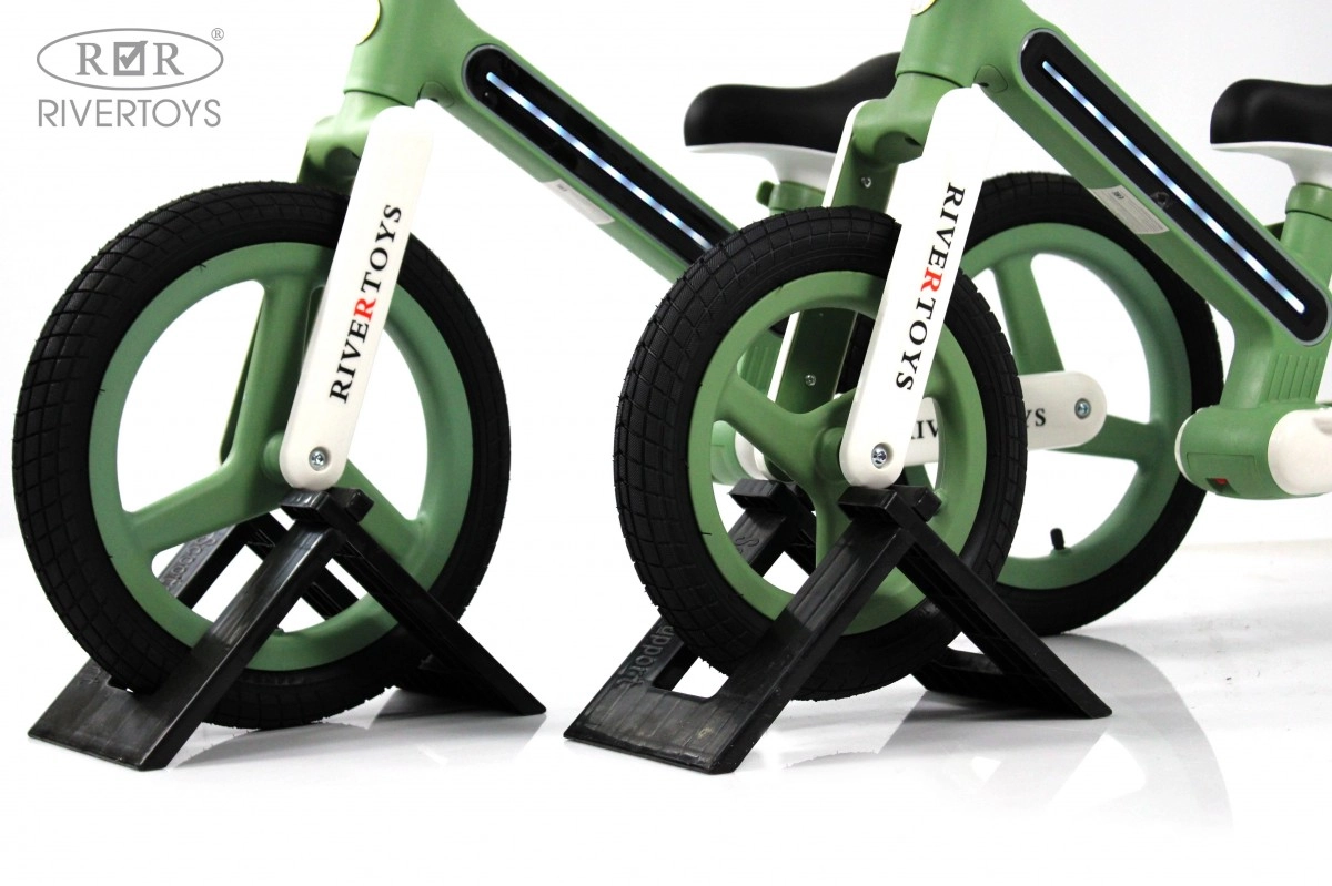 Детский беговел RiverToys HB-002 зеленый 8jluawxqufszmbzd6gw0qg4fcuixqu4m