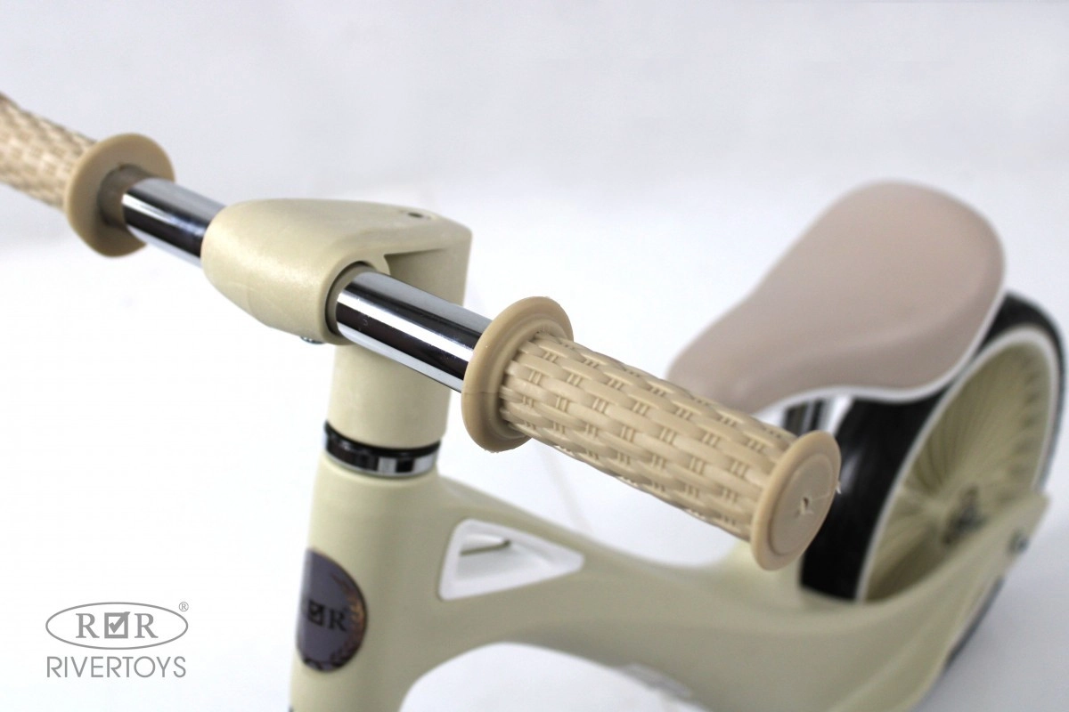 Детский беговел RiverToys HB-007-14 белый f15u9htk32194lu40nqfh29w7vkxqma8