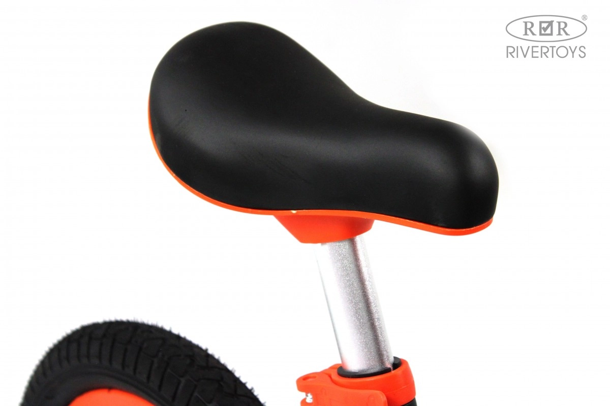 Детский беговел RiverToys HB-001 черный xlnnqybul20njbs132jnxnm075eux6t2