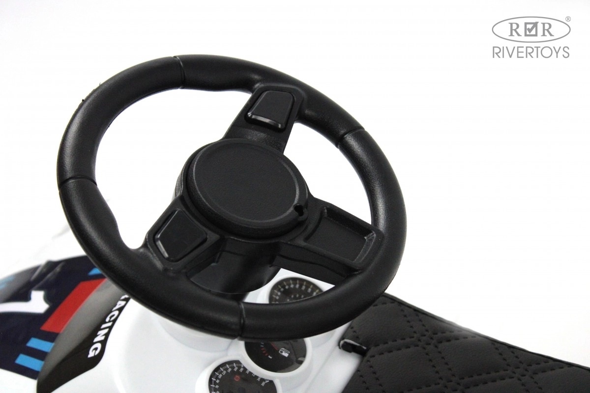 Детский толокар RiverToys F005FF белый p83f4uq6o650tea2bqz7cqzpdezk52s1