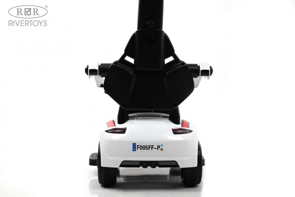 Детский толокар RiverToys F005FF-P с родительской ручкой белый 4p83a6cski0h35t2thn55enmrucw7crh