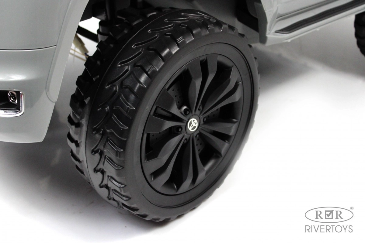 Детский электромобиль RiverToys Toyota Land Cruiser 300 L999LL серый 0t94ffposjjt0luqmglzwndp6w4kd2l7