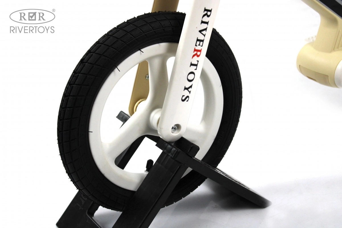 Детский беговел RiverToys HB-002 бежевый pi88c8kqin4b67dyimcn87mg21g32isu