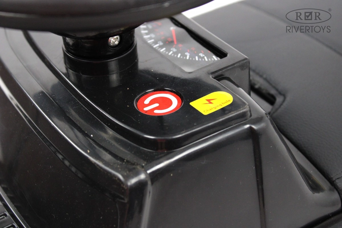 Детский толокар RiverToys Mercedes-AMG 300S G300GG черный глянец 0km4617ncc26xjsye3v0wdix1gwfcrrp