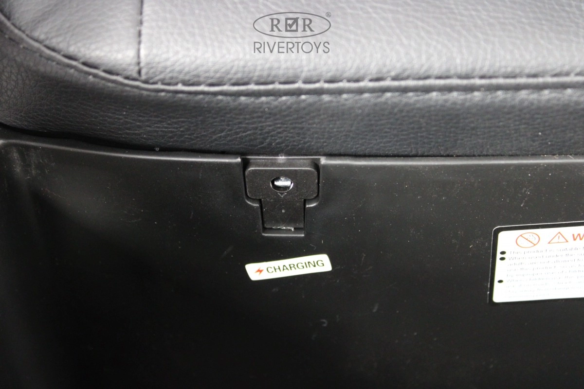 Детский электромобиль RiverToys X888XX серый leezs4w05uo415nengraoalrbm7amgvj