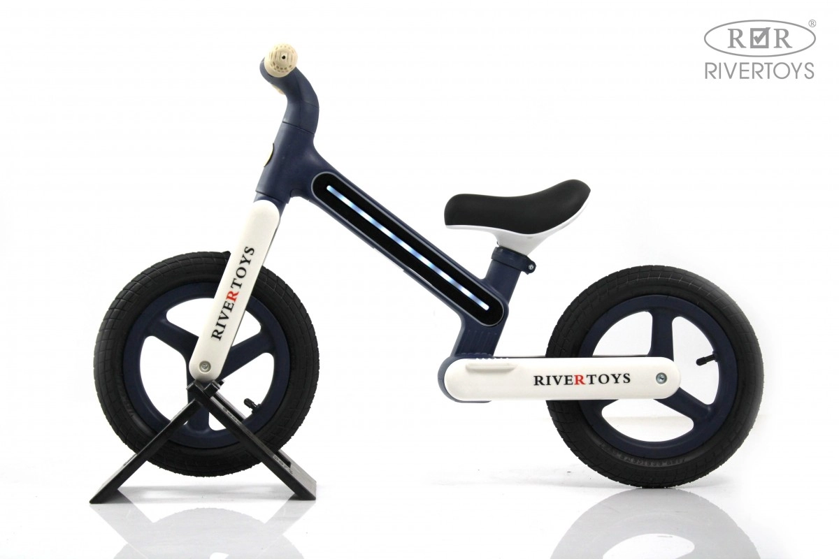 Детский беговел RiverToys HB-002 сине-белый hn8zit2ufy9dhunv53l6yvo1kiw527t0