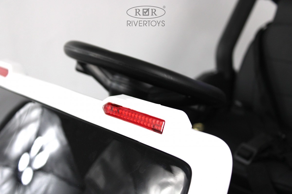 Детский электромобиль RiverToys X888XX белый sbt8k429cm9hjq4gbcod1hfdl05n1wmi