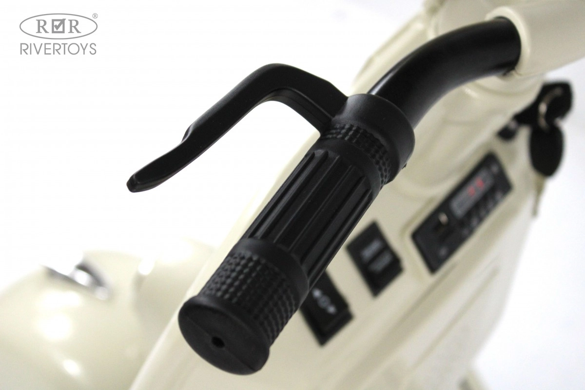 Детский электроскутер RiverToys VESPA M888MM серый ph9fvblplp9oo80zybvmg4p0qrqk3t90