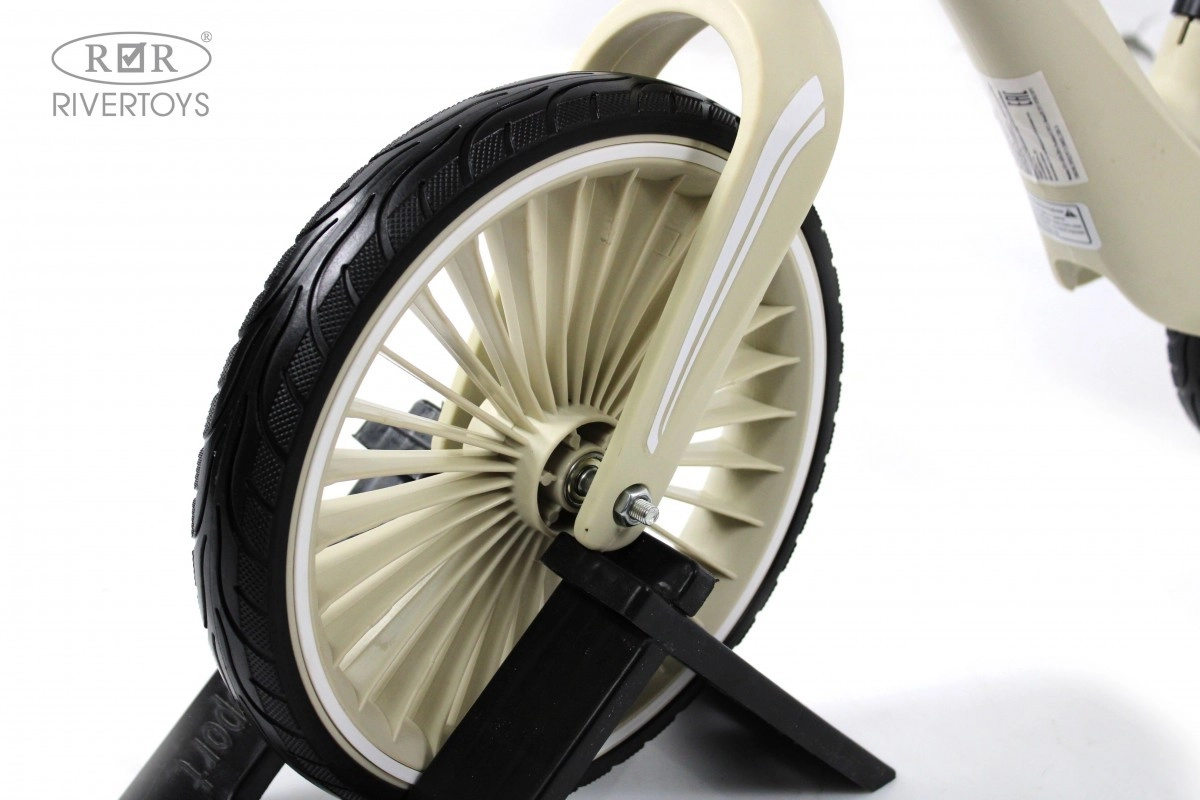 Детский беговел RiverToys HB-007-12 белый 3q1hp82asba567e2tw4pwt21klketunf