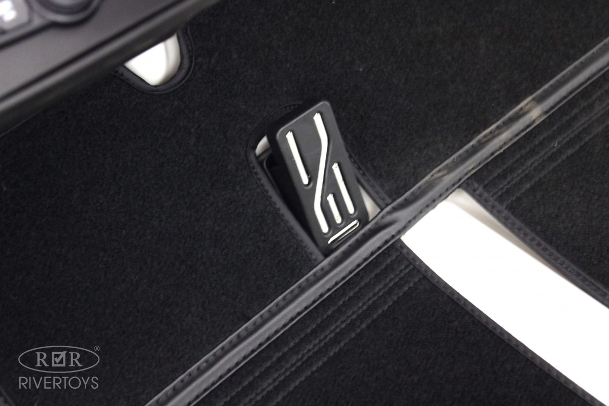 Детский электромобиль RiverToys Mercedes Benz G63 Y777YY белый arp746wnxukh0gw7zxbrarh1vaexnlt0