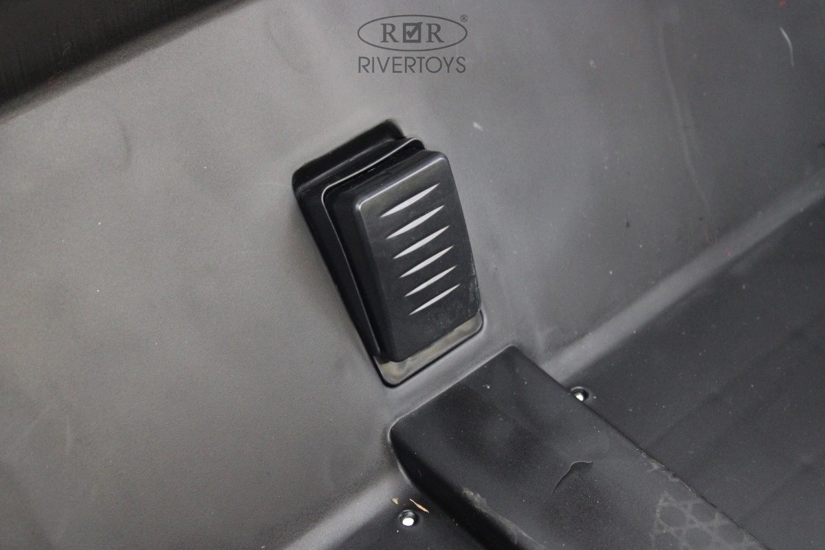 Детский электромобиль RiverToys E001EE розовый 4r87caqbg9htc79nh1nyg1oa1yuwv5i4