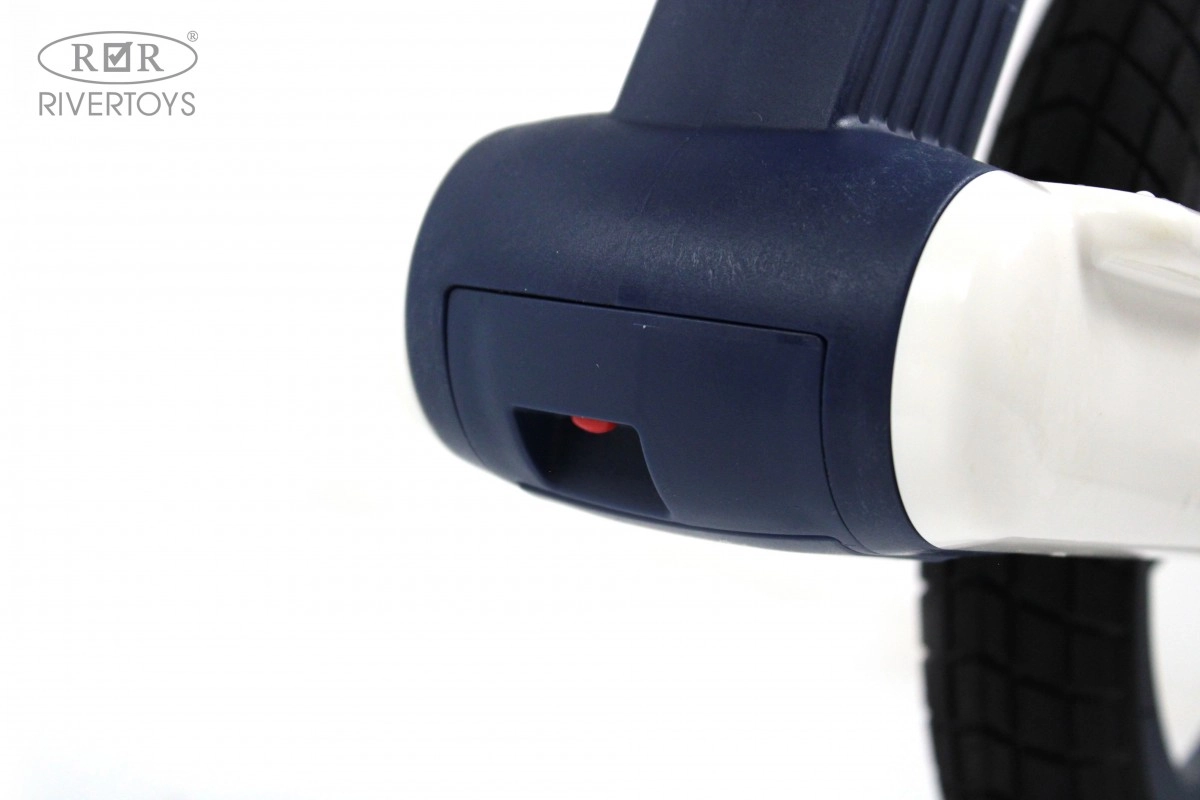 Детский беговел RiverToys HB-002 сине-белый rqksml3nkzcgn48oi1sb3nuf81umht7y