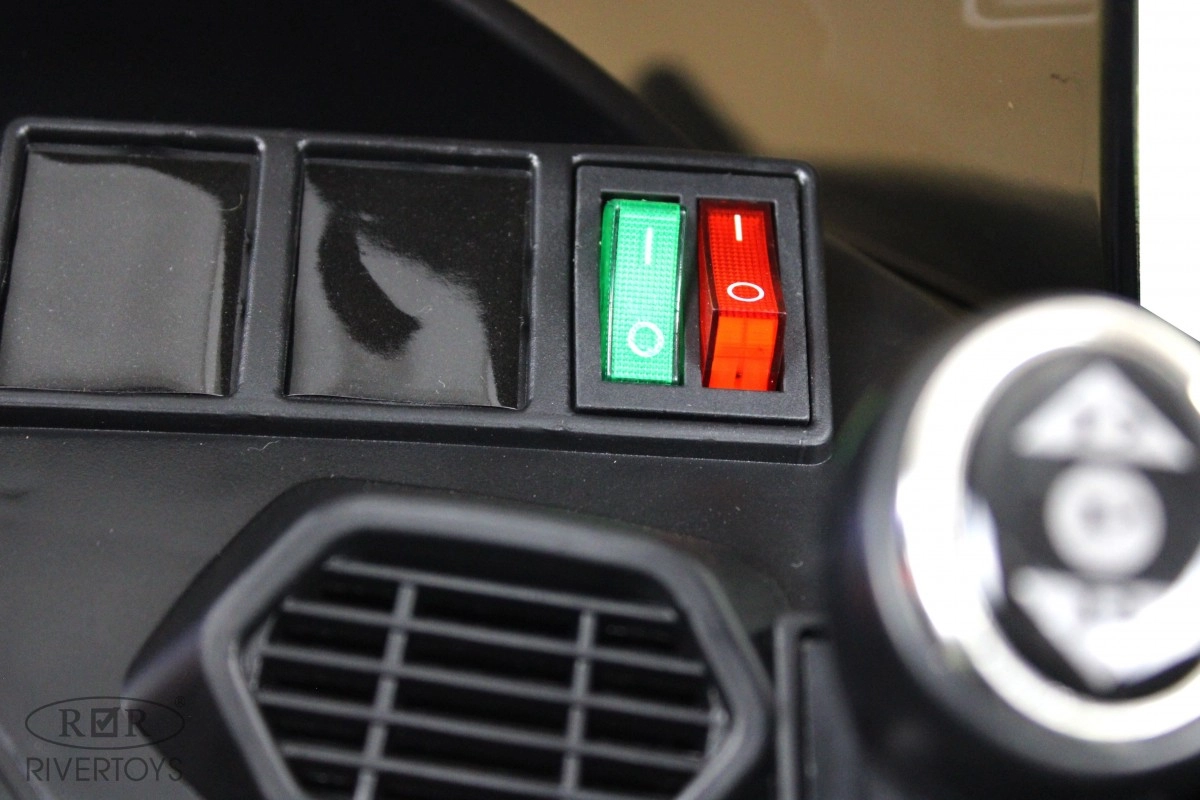 Детский электромобиль RiverToys K888AM красный 8aivvzl9ndfydod08bfp95b0sk6u2wie