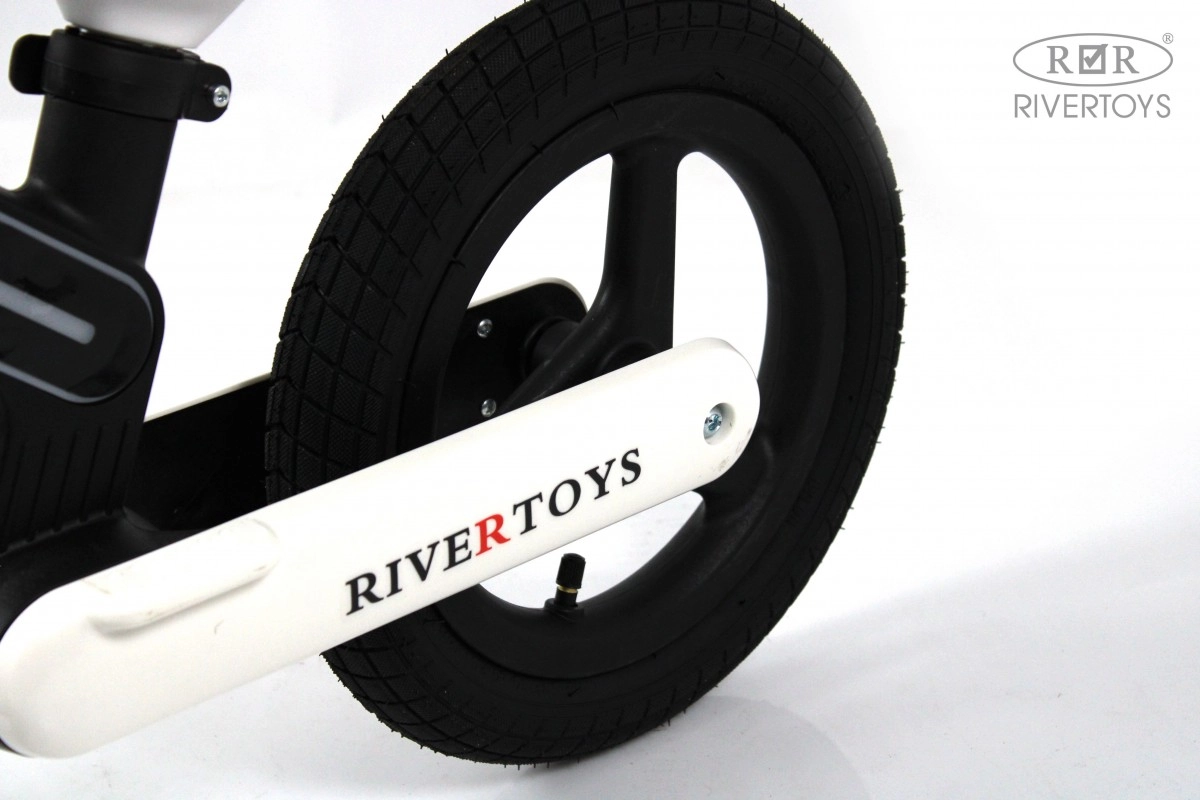 Детский беговел RiverToys HB-002 черный fc6lojk1ty52k4wh6j75pobidiei5ltv