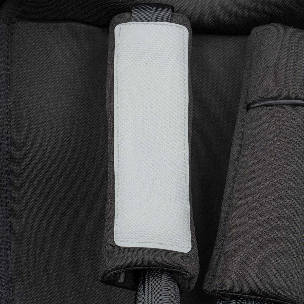 Автокресло Indigo TOURNEO ISOFIX черный epw6q4778wu26oatwpnua52o64wjizr2