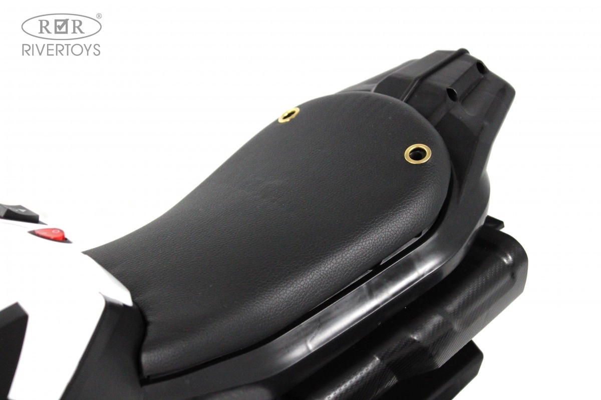 Детский электротрицикл RiverToys K002PX-A белый wzxly29te8enp9j6r5w7wzmzajxbz9do