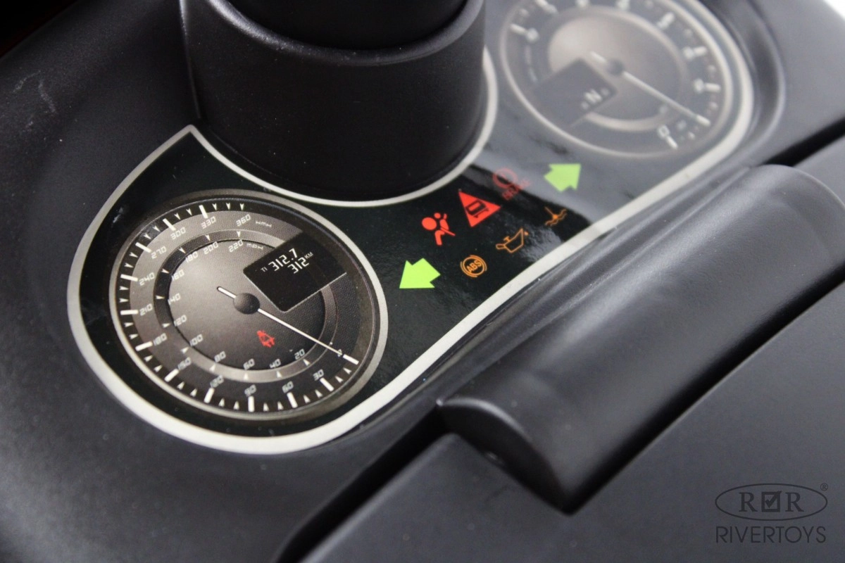 Детская каталка RiverToys Mercedes JY-Z01C зеленый is92rurv47gpc7wz3527ncohhmzaxn0b