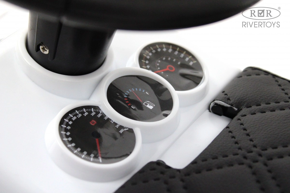 Детский толокар RiverToys F005FF белый w8qvh64aoygro8v5rafq0aqyx01fav99
