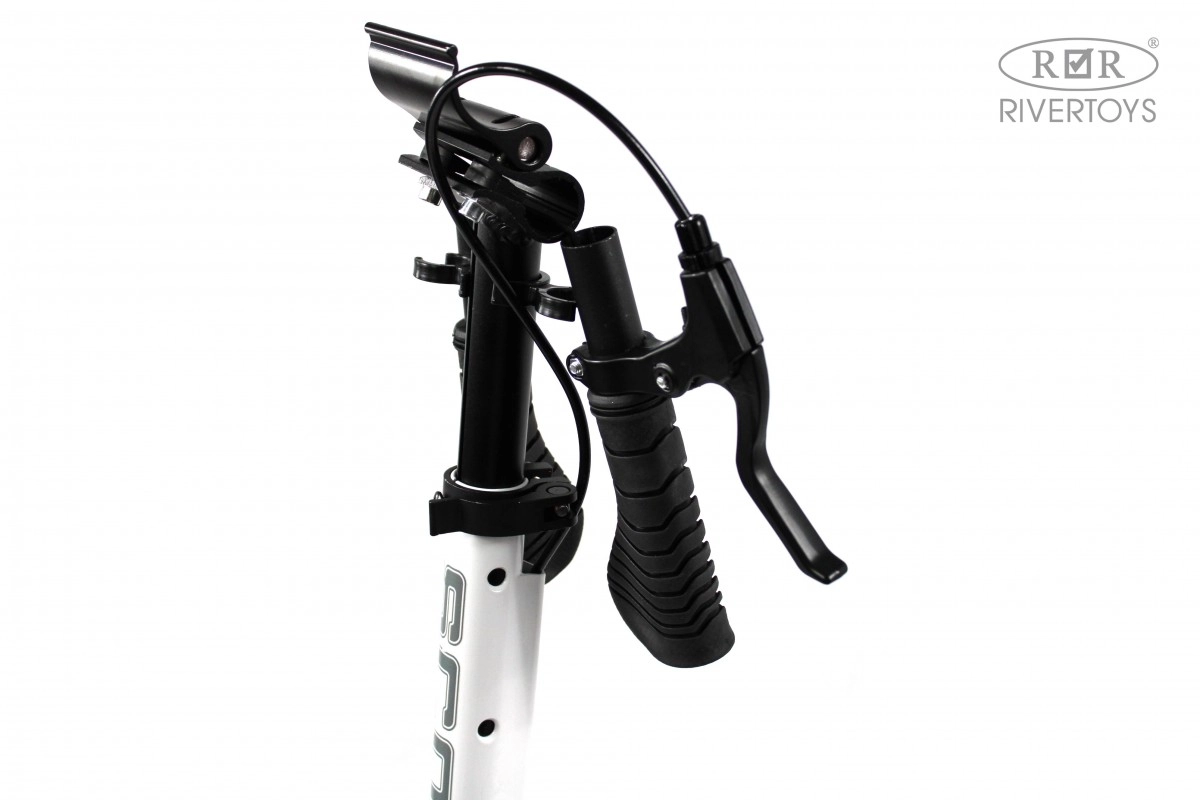 Детский самокат RiverToys HB-A7 белый chq2cjbf5x3gop7bqu9n1ud52vwj56gh