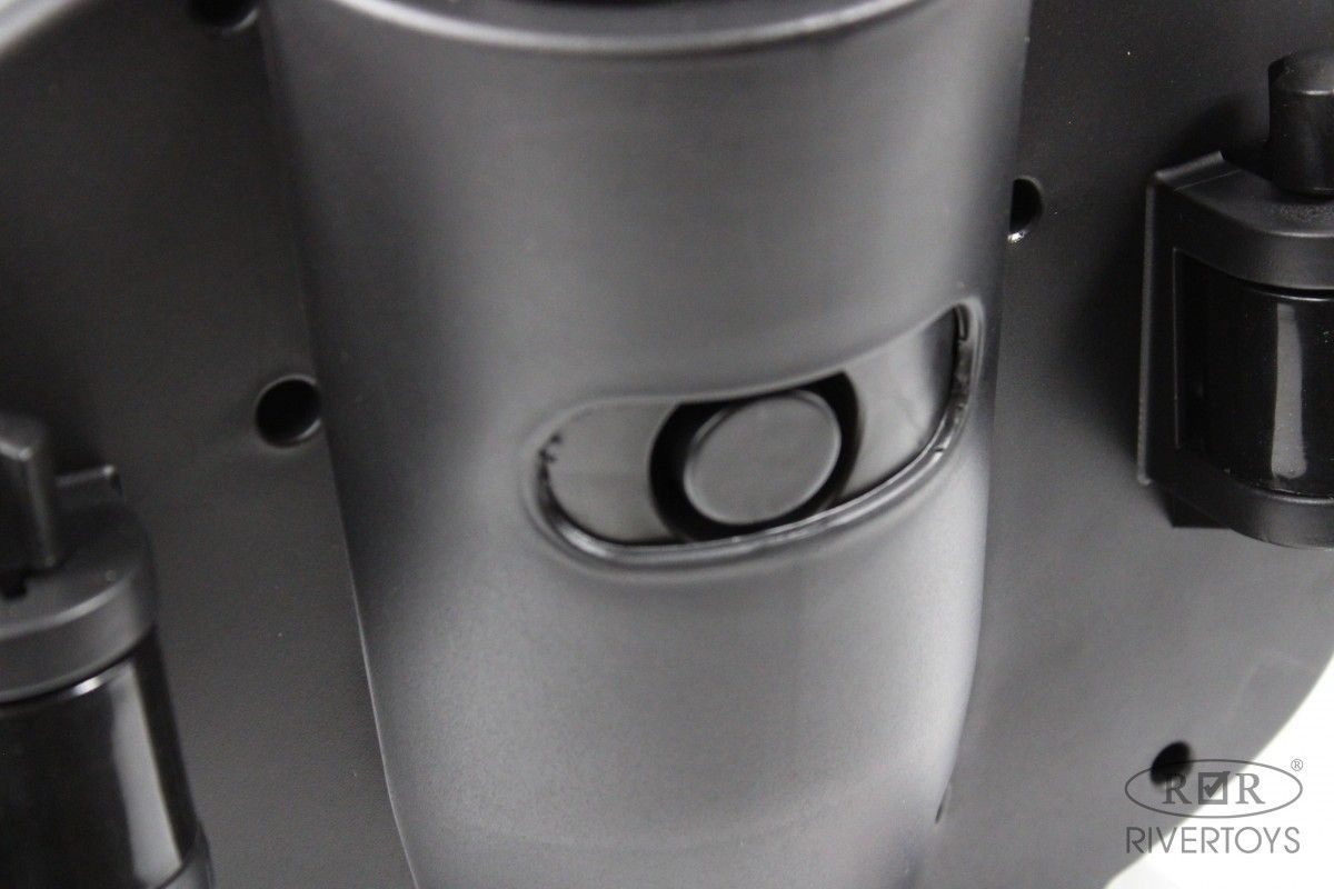 Детский толокар RiverToys Toyota Land Cruiser 300 Z002ZZ-B черный cwhl3zf5zgyphn2zbxs58e30gm4jbt6l