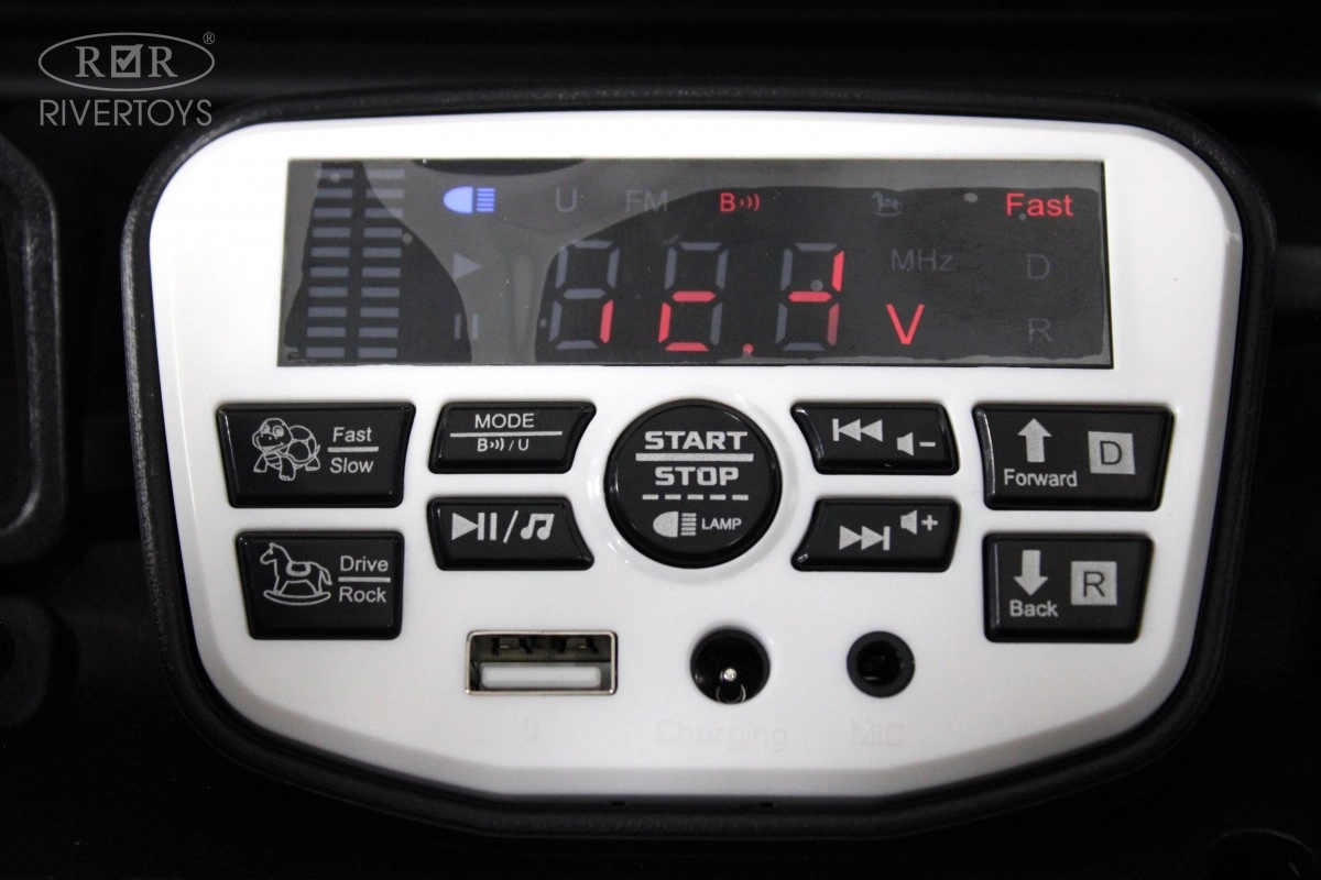 Детский электромобиль RiverToys М003БХ белый o9wf5czlfuxabn7lz80dp6l8lioydoa0