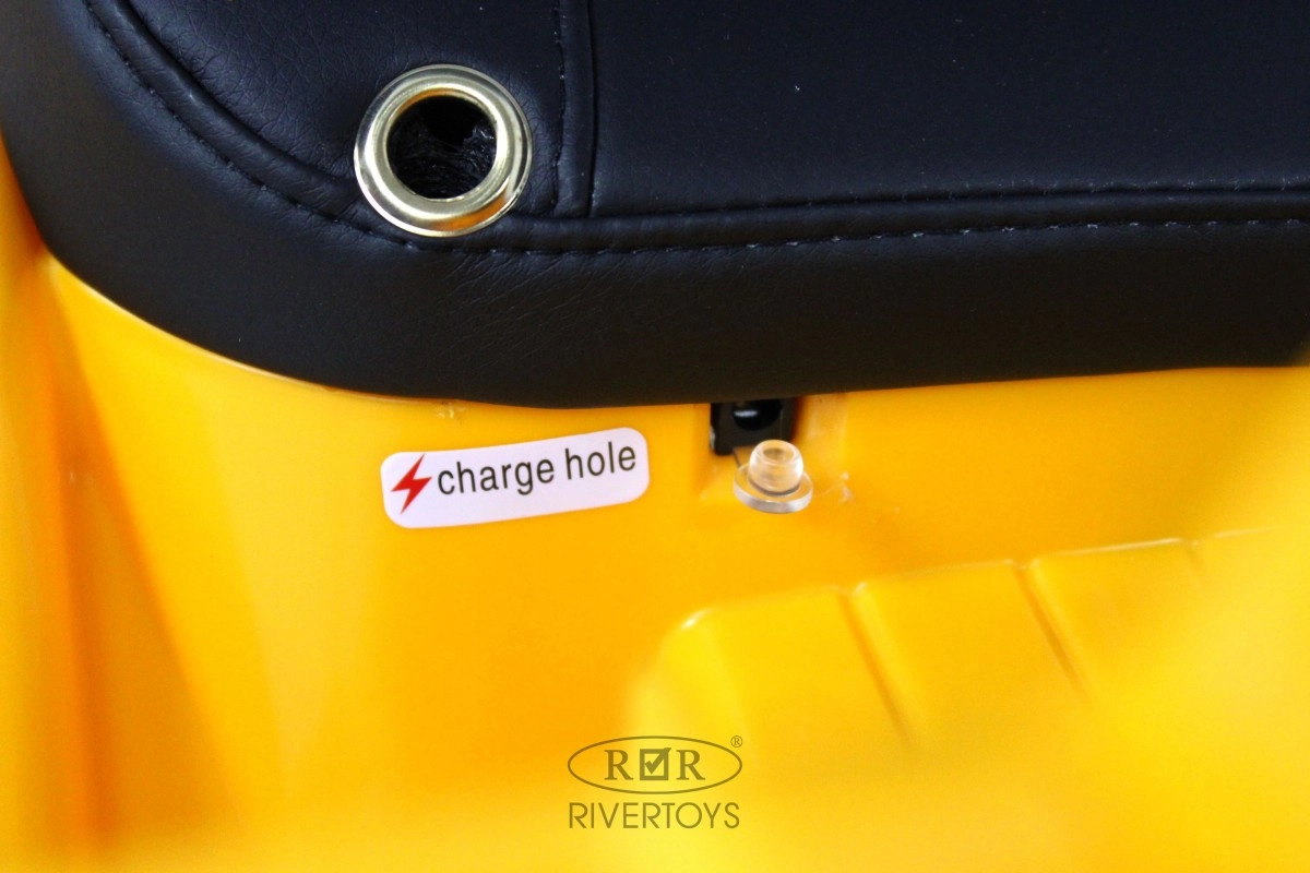 Детский электромобиль RiverToys C004MC желтый cn30qyjj5g6u5ptmw94dkkq2a43hu7pj