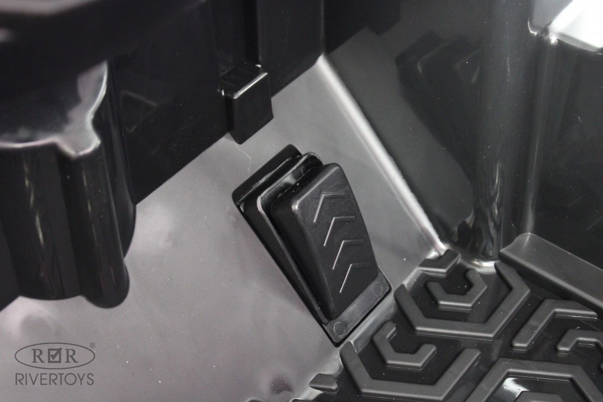 Детский электромобиль RiverToys F888FF-A 4WD розовый 2k6oddo4s2mkcagqk4v0ade2g38xgm87