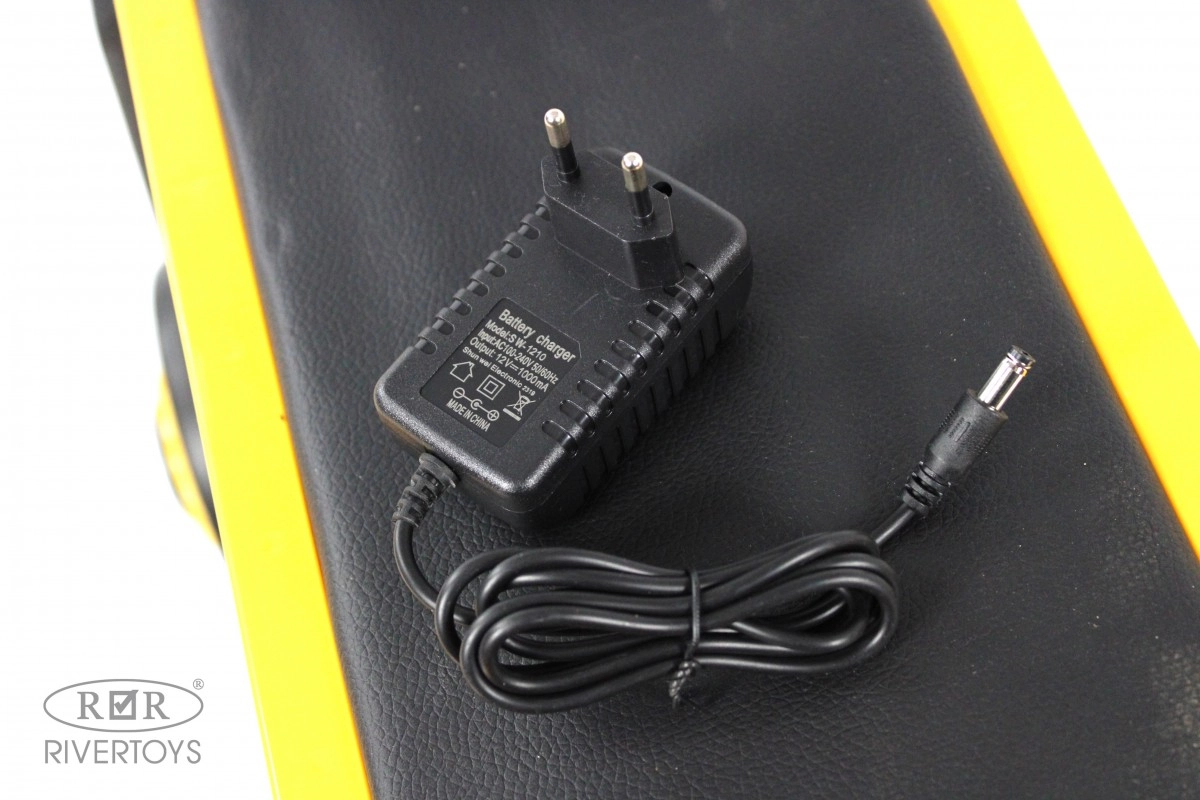 Детский электромобиль RiverToys K008AM красный u03u12eqap1ufcfhna32x5zuvbtbot15