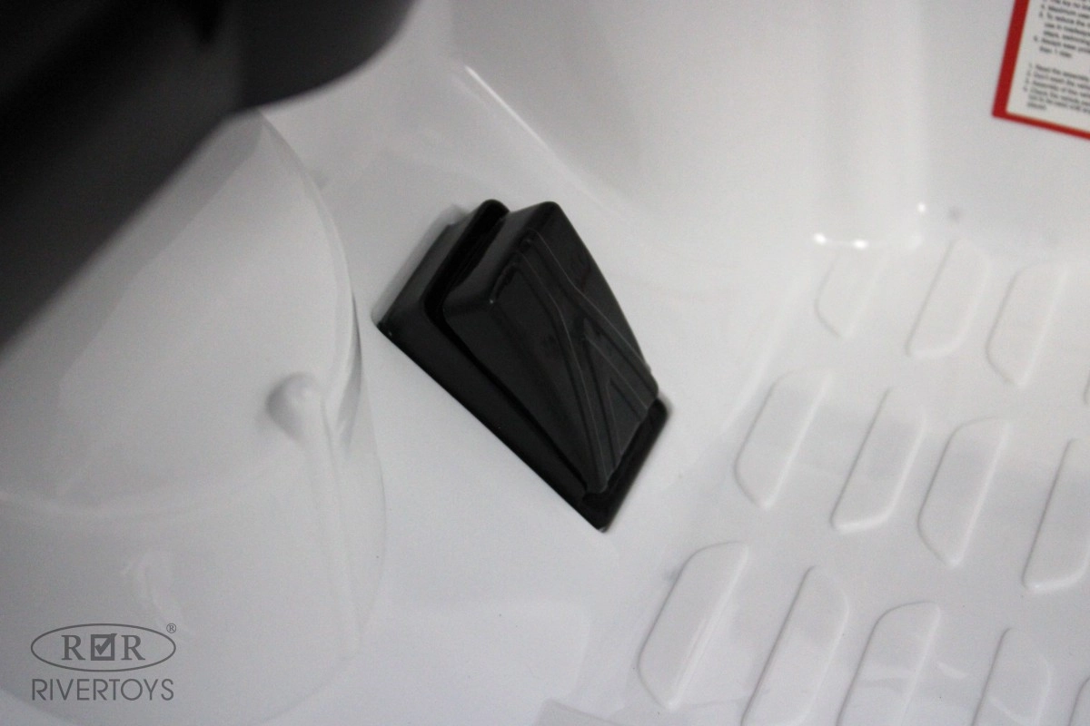 Детский электромобиль RiverToys McLaren Artura P888BP белый lbj3vucxaq1spfxc377fv02ey3rf92b5