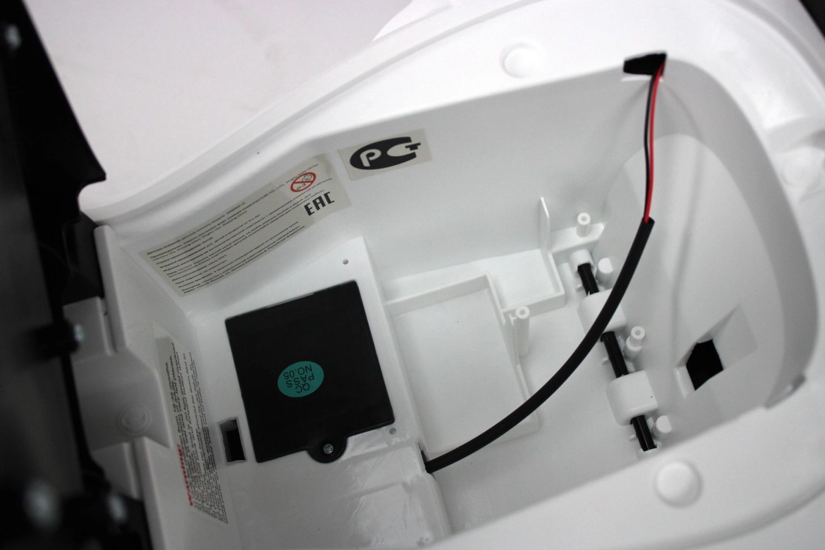 Детский толокар RiverToys BMW M5 A999MP-D белый mw2kb5nd5o4l8wvyy65d4shx4kqs2d6r