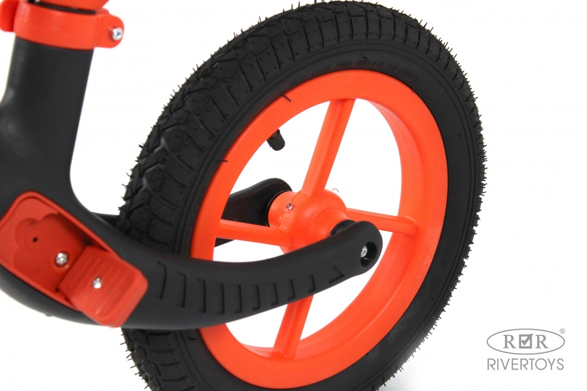 Детский беговел RiverToys HB-001 черный 84i5c1nzhtrueigeindyu7vsy2i4q9o1