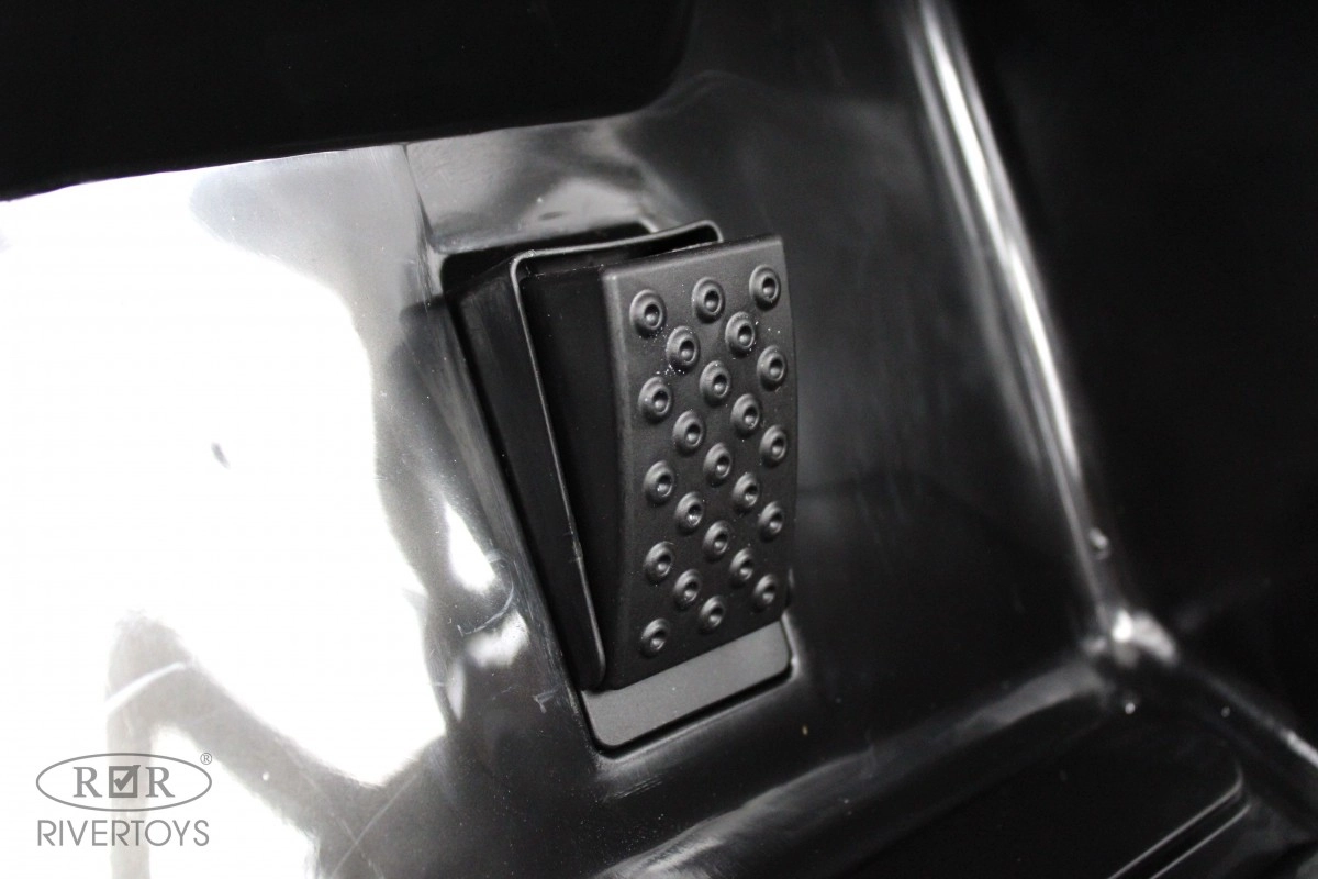 Детский электромобиль RiverToys T222TT 4WD черный uyy5146hyde4beg57imwiz7yge8mtt1f