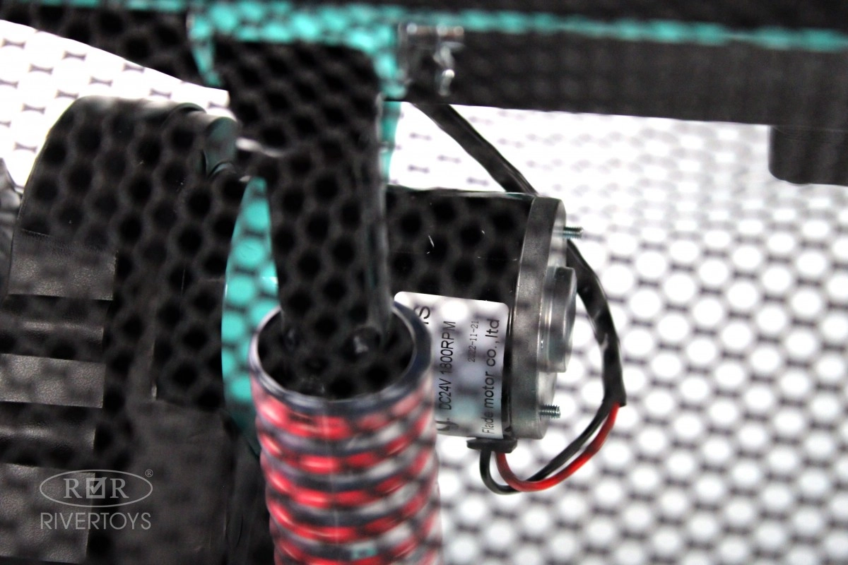 Детский электромобиль RiverToys P555PP светло-зеленый qzfutl83tzdtkooi94beho6lo1vehzyt