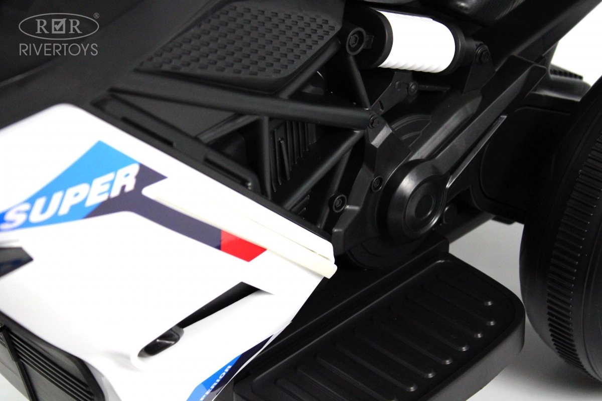 Детский электротрицикл RiverToys K002PX-A белый fz7a4uijp9818vpl93xbc29t0d2w01lk